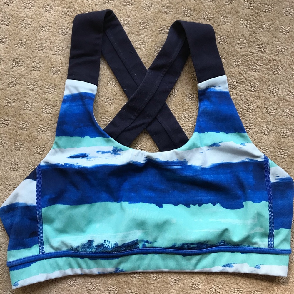 LULU LEMON SPORTSBRA SIZE 8